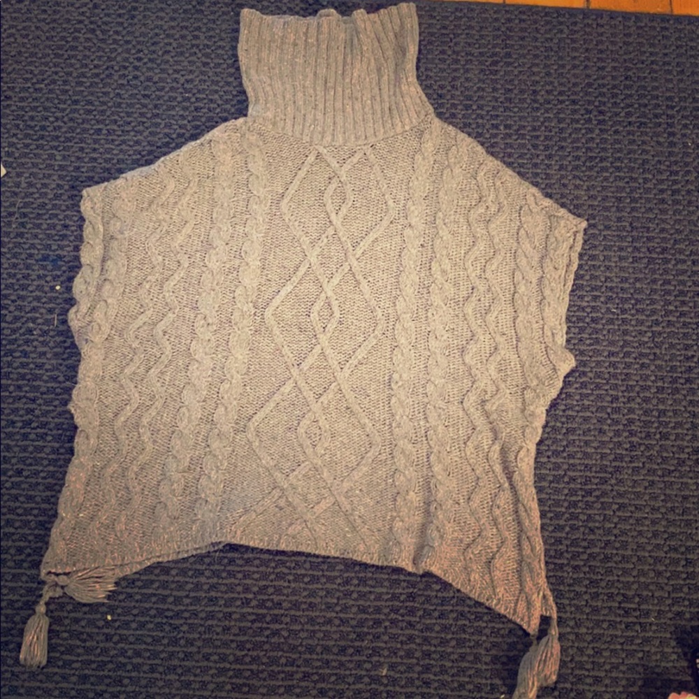 A turtleneck Shawl